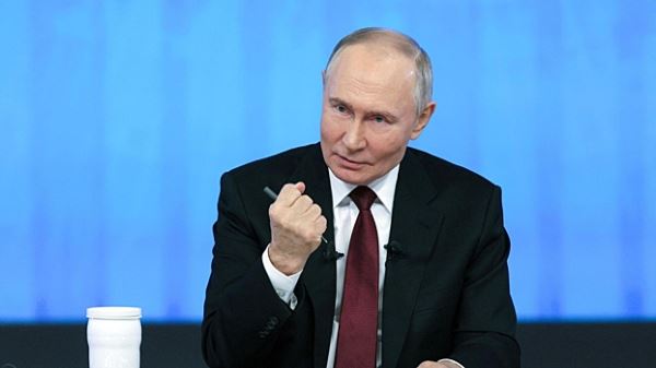 Путин заявил о росте ВВП на 0,4% в годовом выражении