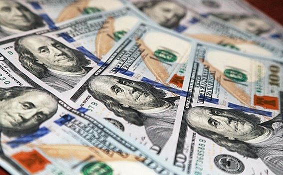 Внебиржевой курс доллара опустился ниже 80 рублей