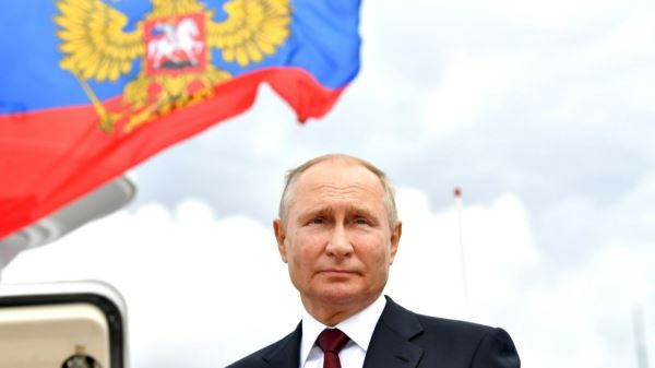 Экономист Хазин рассказал, почему Путин не борется с высокой ключевой ставкой